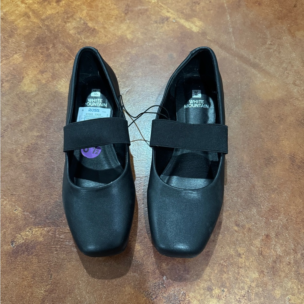 NWT square toe flats